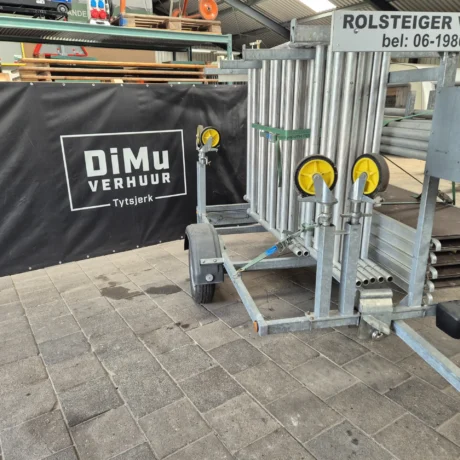 Aanhanger enkelass met steiger.